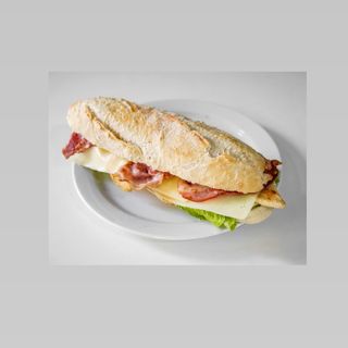 bocadillo pollo especial