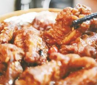 Zampa di gallina con fagiolini nero