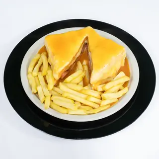 Francesinha Especial de Bife com Batata Frita