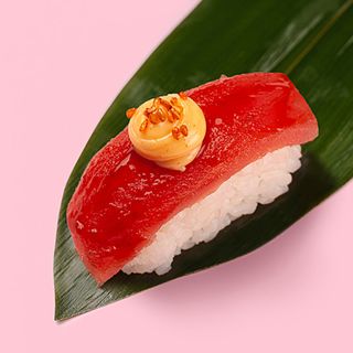 Нігірі з тунцем