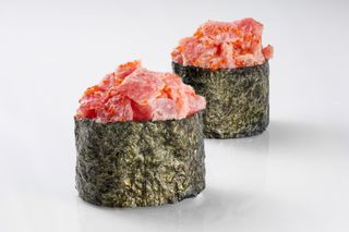 Gunkany z tuńczykiem