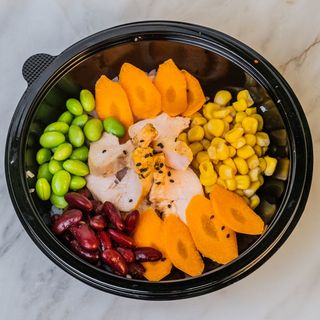 Поке с пилешко филе (300г)