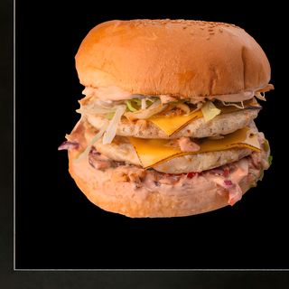 КУРИНЫЙ БУРГЕР С СЫРОМ	(двойной) 		410 гр