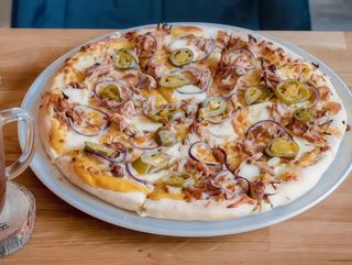 32.PIZZA PULLED PORK (ostra) 19cm.