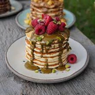Pancake pistacchio e lamponi