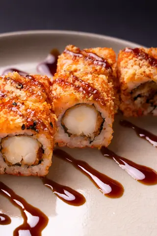 Maki Inversé Crevette Tempura Epicé