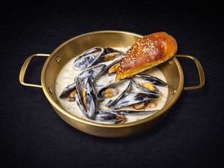 Сковорода мідій з соусом дорблю (320g)