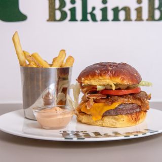 Hamburguesa De Vaca Reposada (¡Incluye Patatas!)