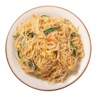 Tallarín Fino Frito Con Ternera