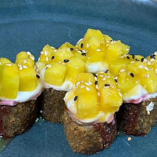 S8-Maki salmao frito / manga 6 pcs