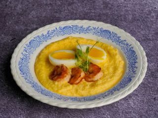 Гуцульський банош з креветками та яйцем (NEW)