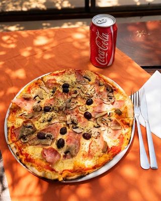 Pizza Capricciosa + Coca Cola 0,33