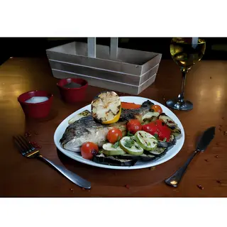 Dorada cu legume la grill