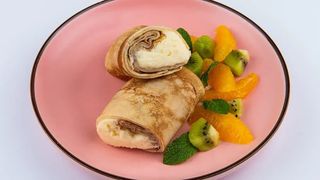 Блины с кремом пломбир