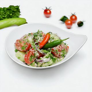 კიტრი - პომიდვრის სალათი ნიგვზით