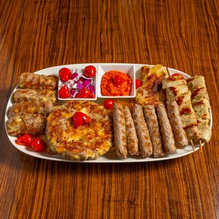 Miješano meso s prilogom 500g 