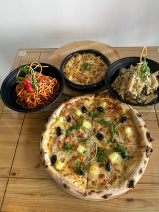 2 pâtes au choix 1 gratiné penne 1 pizza