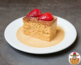 TRES LECHES CON FRESA