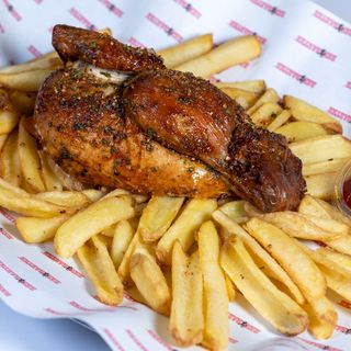 HALF ROASTED CHICKEN con patate fritte