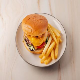 Cheeseburger Con Mayo Chipotle
