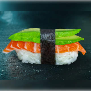 Суші з лососем та авокадо (1шт/39г)