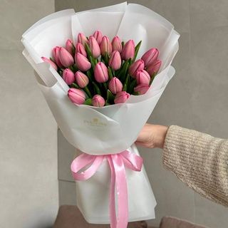 25 рожевих тюльпанів