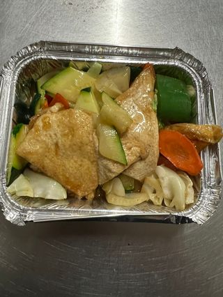 Tofu stufato con verdure菜豆腐