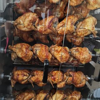 Pollo entero+ patatas+ ensaladilla rusa