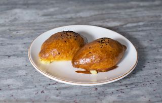 ყველიანი ფუნთუშა