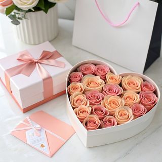 Boîte Cœur Avec 21 Roses Pêche Et Roses