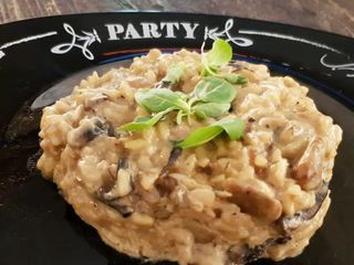 Ризото с ароматни горски гъбки (300г)