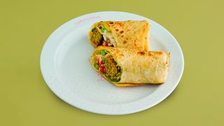Falafel i humus tortilja