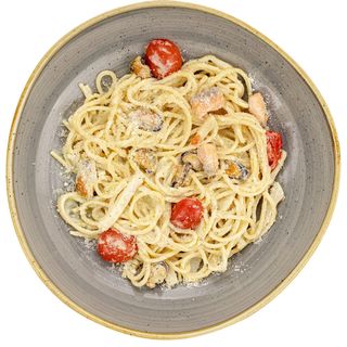 Паста з морепродуктами та лососем (250г)