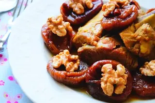 Tajine d'Agneau Au Thym, Figues Et Noix