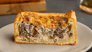 Киш с курицей и грибами S