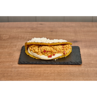Cachapa de queso y pollo 