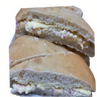 Bocatín de revuelto de york y queso