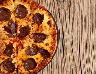 Salami (Hot / Plain) Pizza Large