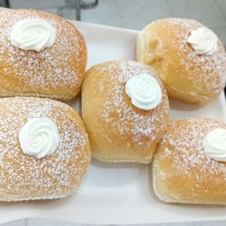 Briosh pandoro crema latte