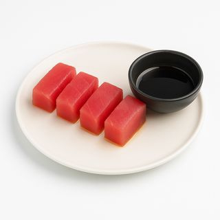 Sashimi tuna na rikuli i motru