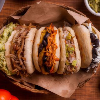 Arepa con Reina Pepiada