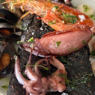 Socarrat Negro Con Calamar Y Ali Oli Suave