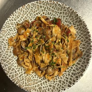 Tagliatelle vongole e porcini