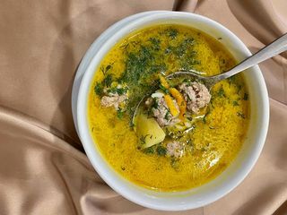 სუპი ხორცის ბურთებით