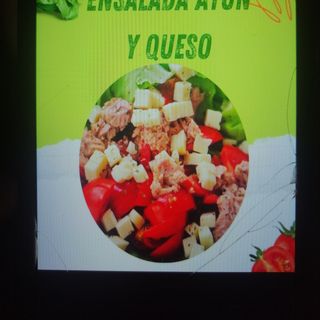 Ensalada atún y queso 