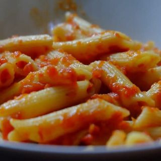 Salsa pomodoro e basílico