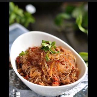 Spaghetti di soia con maiale piccanti