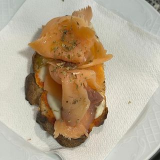 Montadito De Salmón