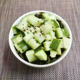 Ensalada de algas con pepino