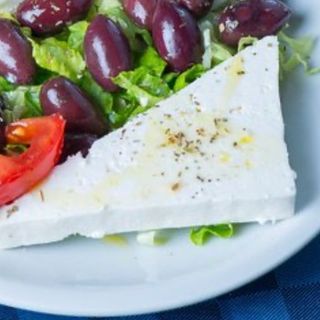 24. Koriatiki (insalata greca)